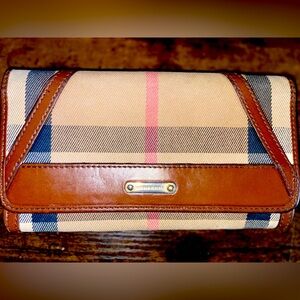 EUC Burberry Canvas and Leather Wallet Same Day Shipping